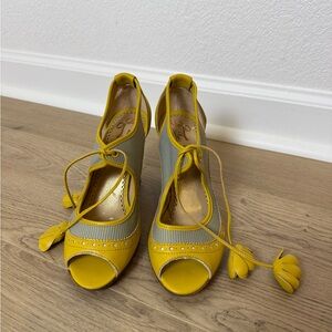 Poetic Licence Girl About Town yellow shoes size 6
